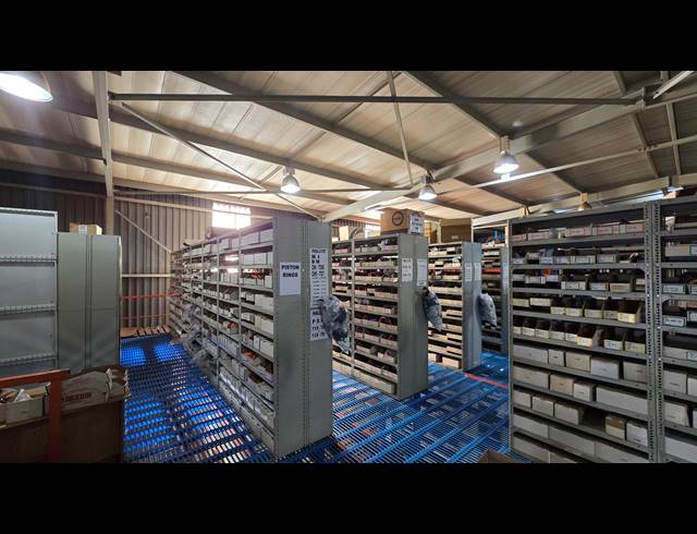 715M² WAREHOUSE TO LET IN SPARTAN
